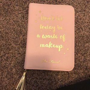Too faced journal/pallet holder